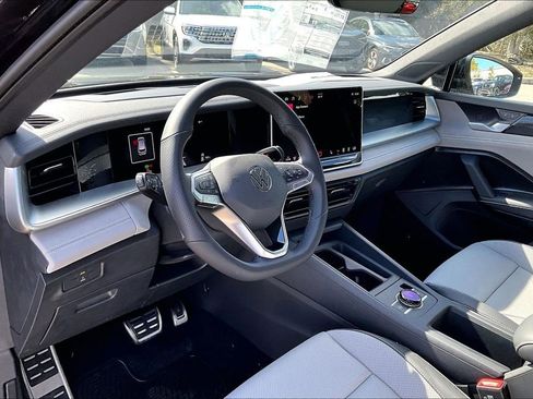 New 2026 Volkswagen Tiguan SE R-Line image 14