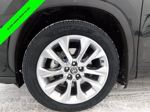 Used 2023 Toyota Highlander Limited image 10