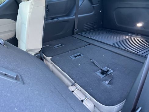 Used 2023 Chevrolet Traverse LS image 30