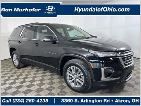 Used 2023 Chevrolet Traverse LT image 1