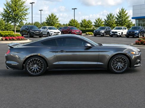 Used 2016 Ford Mustang GT RWD image 6