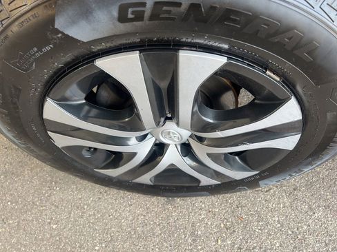 Used 2017 Toyota RAV4 LE w/ All Weather Liner Package AWD/4WD image 43
