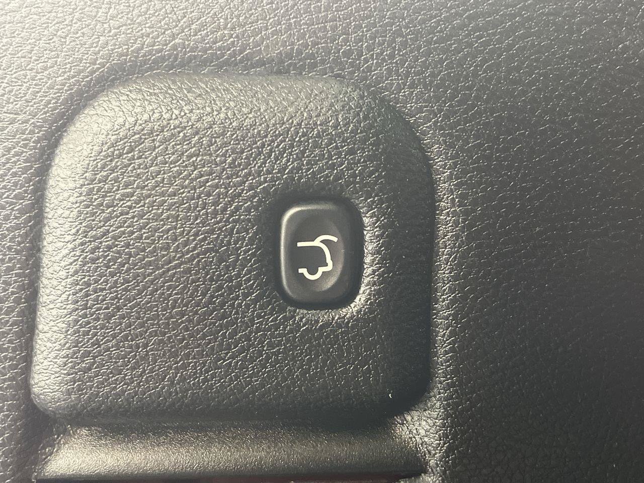 Used 2019 Jeep Grand Cherokee Overland AWD/4WD image 32