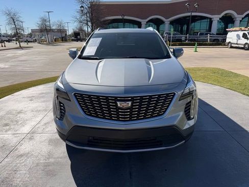 Used 2023 Cadillac XT4 Premium Luxury image 2