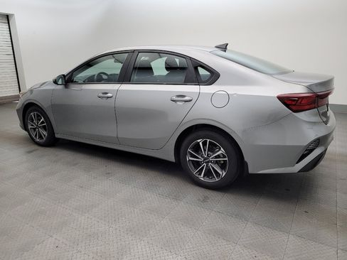 Used 2022 Kia Forte LXS FWD image 3