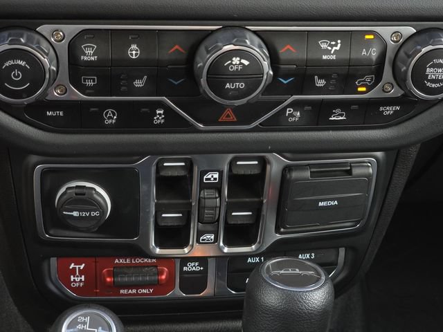 Used 2025 Jeep Gladiator Mojave w/ Safety Group AWD/4WD image 22