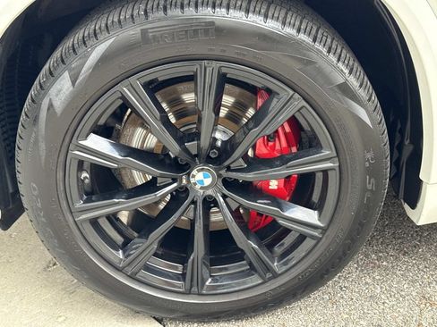 Used 2024 BMW X5 xDrive40i w/ M Sport Package AWD/4WD image 11