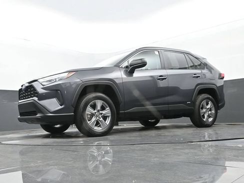 Used 2023 Toyota RAV4 LE AWD/4WD image 28
