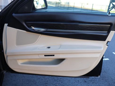 Used 2013 BMW 750Li image 35