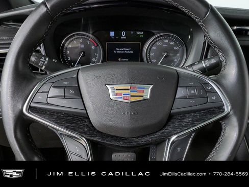 Certified 2023 Cadillac XT5 Premium Luxury w/ Technology Package FWD image 8