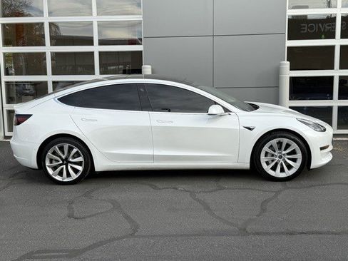 Used 2020 Tesla Model 3 Performance image 2