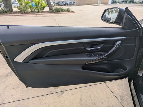 Used 2018 BMW 430i Convertible image 10