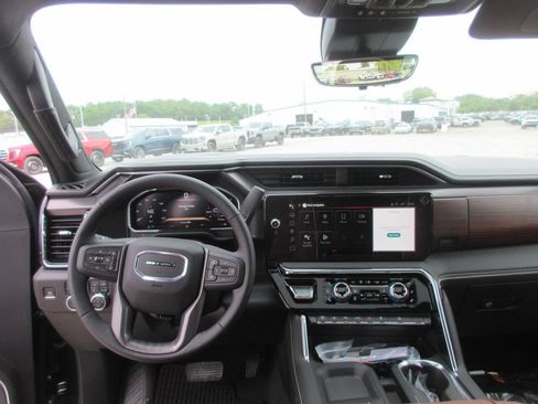 New 2026 GMC Sierra 2500 Denali Ultimate w/ Max Trailering Package AWD/4WD image 16