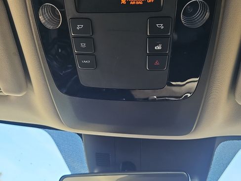 Used 2022 Kia Carnival SX FWD image 41