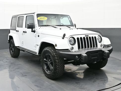 Used 2017 Jeep Wrangler Unlimited Sahara image 1