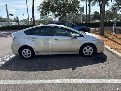 Used 2011 Toyota Prius Three w/ Navigation Pkg FWD image 7