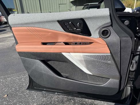 New 2026 Cadillac Optiq Luxury 2 image 18