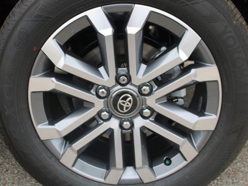 Used 2025 Toyota 4Runner Limited image 21