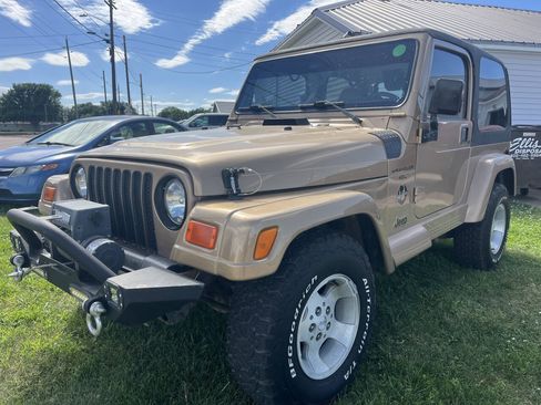 Used 1999 Jeep Wrangler Sahara AWD/4WD image 2