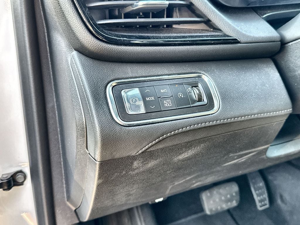 Used 2025 Buick Enclave Preferred AWD/4WD image 6