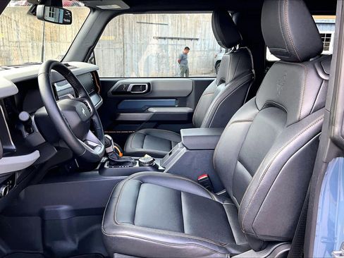 Used 2023 Ford Bronco Badlands image 8