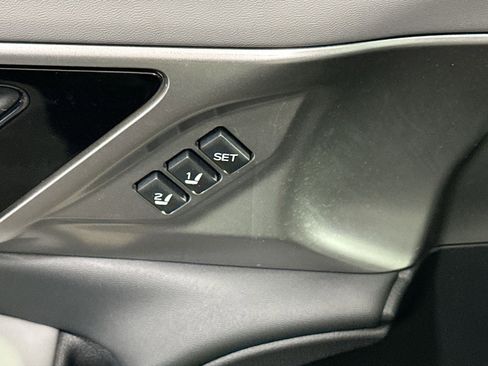 Used 2020 Subaru Outback Limited image 17