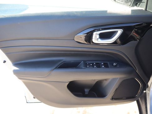 New 2026 Jeep Compass Latitude AWD/4WD image 15