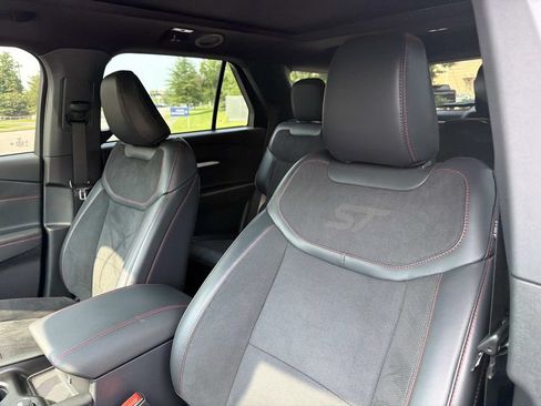 Used 2025 Ford Explorer ST w/ Sun And Sound Package AWD/4WD image 24