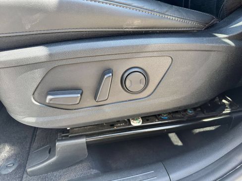 Used 2024 Kia Sorento S FWD image 19