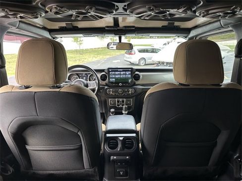 Used 2020 Jeep Gladiator Overland w/ Trailer Tow Package image 11