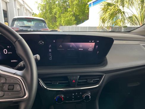 Used 2025 Buick Encore GX Preferred image 17