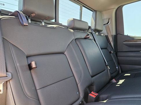 Used 2025 GMC Sierra 1500 Elevation w/ Elevation Premium Package AWD/4WD image 15
