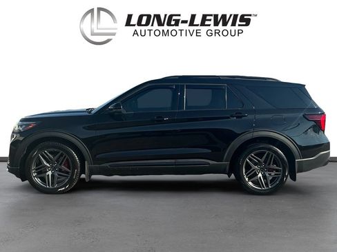 Used 2025 Ford Explorer ST AWD/4WD image 2