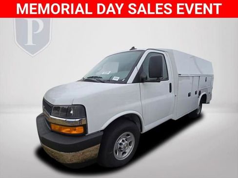 New 2025 Chevrolet Express 3500 w/ Power Convenience Package RWD image 10