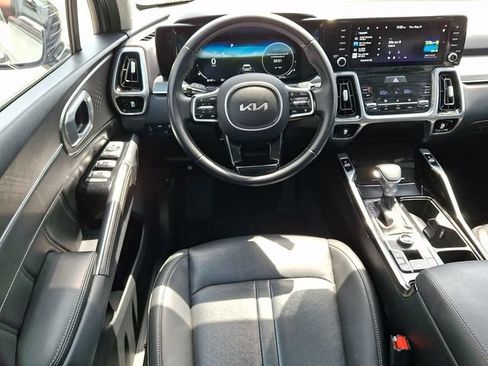 Certified 2023 Kia Sorento SX AWD/4WD image 13