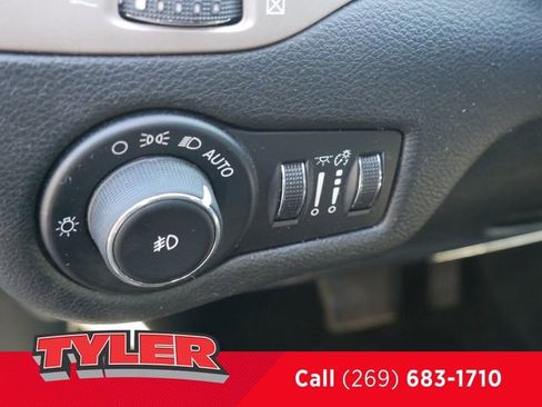 Used 2015 Jeep Cherokee Latitude w/ Cold Weather Group image 25