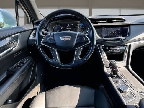 Used 2020 Cadillac XT5 Premium Luxury FWD image 5
