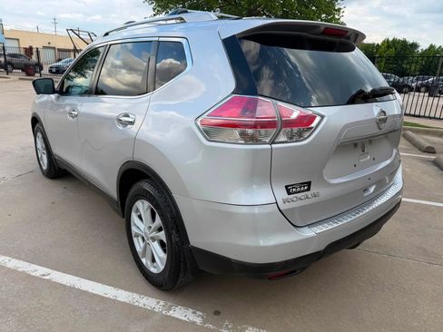 Used 2016 Nissan Rogue SV w/ SV Premium Package FWD image 4