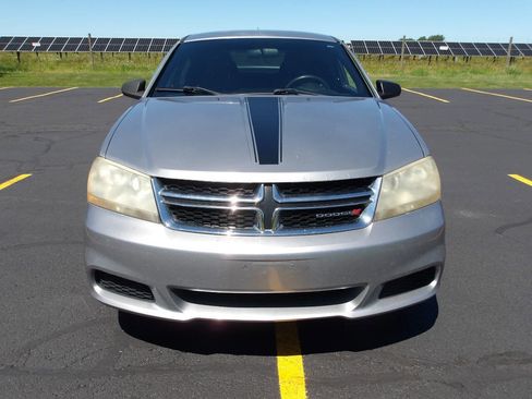 Used 2013 Dodge Avenger SE FWD image 3