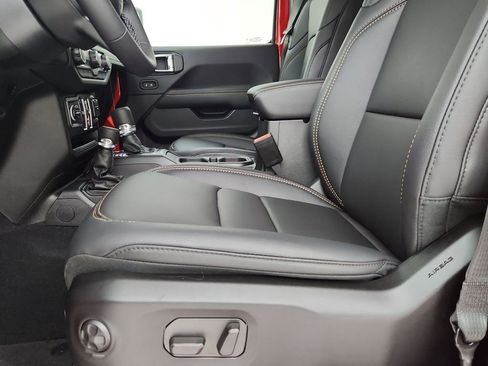 New 2025 Jeep Gladiator Sport image 4