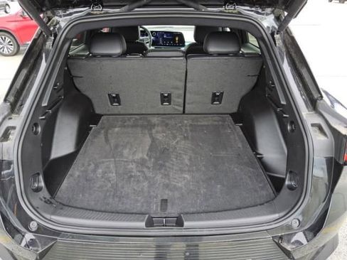 Certified 2025 Chevrolet Equinox EV LT FWD image 12