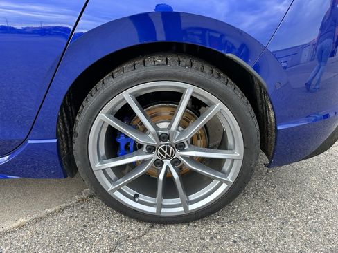 Used 2024 Volkswagen Golf R image 7