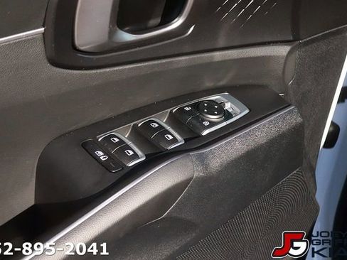 Certified 2023 Kia Sorento LX AWD/4WD image 13