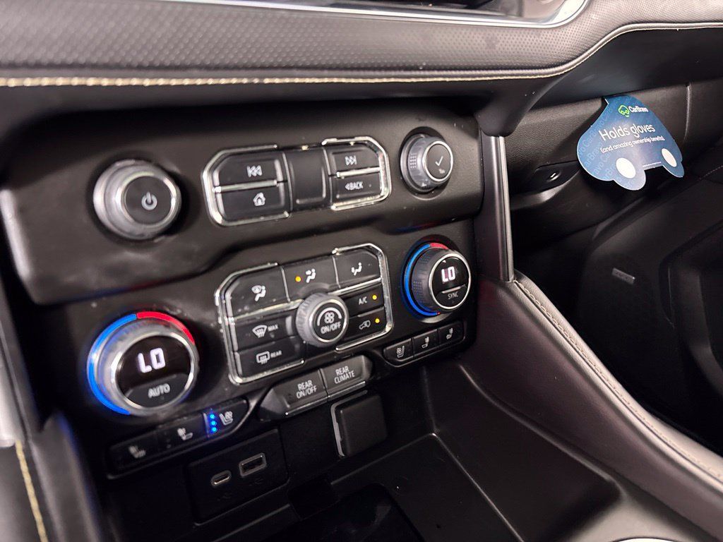 Certified 2021 Chevrolet Tahoe Premier AWD/4WD image 31