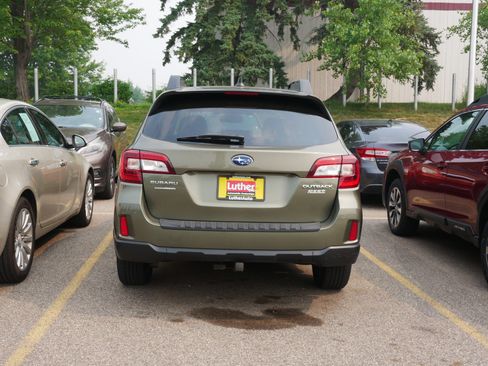 Used 2016 Subaru Outback 2.5i Limited AWD/4WD image 4