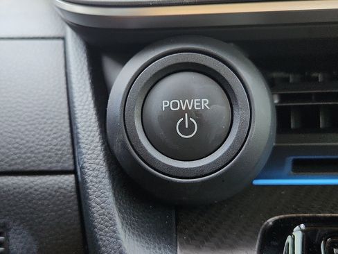 Used 2024 Toyota Prius XLE FWD image 15