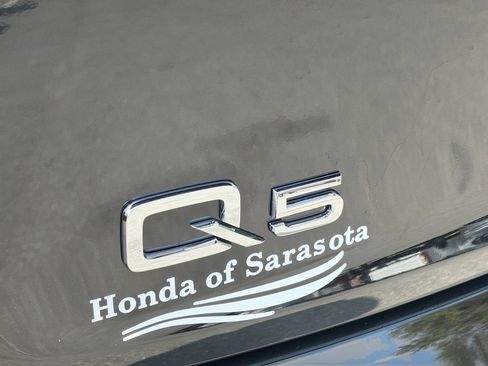 Used 2022 Audi Q5 Premium w/ Convenience Package image 12