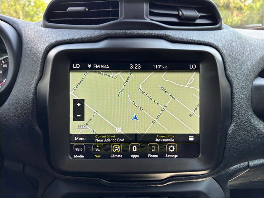 Used 2023 Jeep Renegade Latitude AWD/4WD image 26
