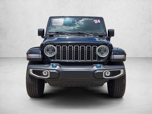 Used 2024 Jeep Wrangler Unlimited Sahara AWD/4WD image 2