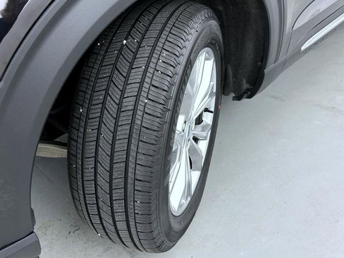 Used 2023 Ford Explorer XLT w/ Equipment Group 202A AWD/4WD image 26